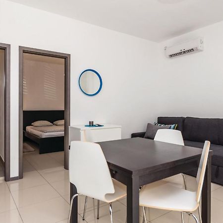 Nice Apartment In Mandre With Wifi Bagian luar foto