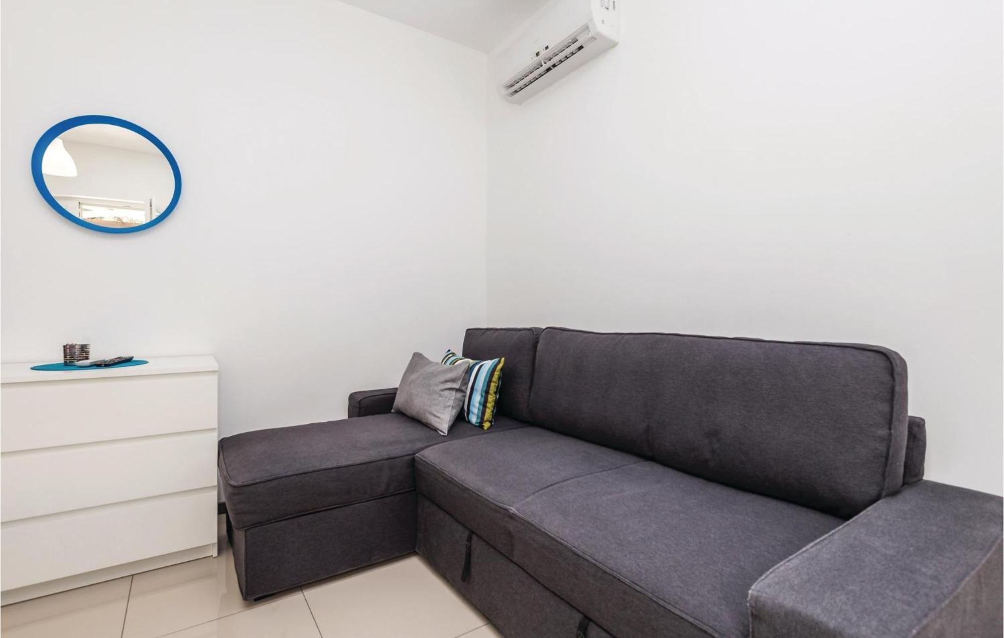 Nice Apartment In Mandre With Wifi Bagian luar foto
