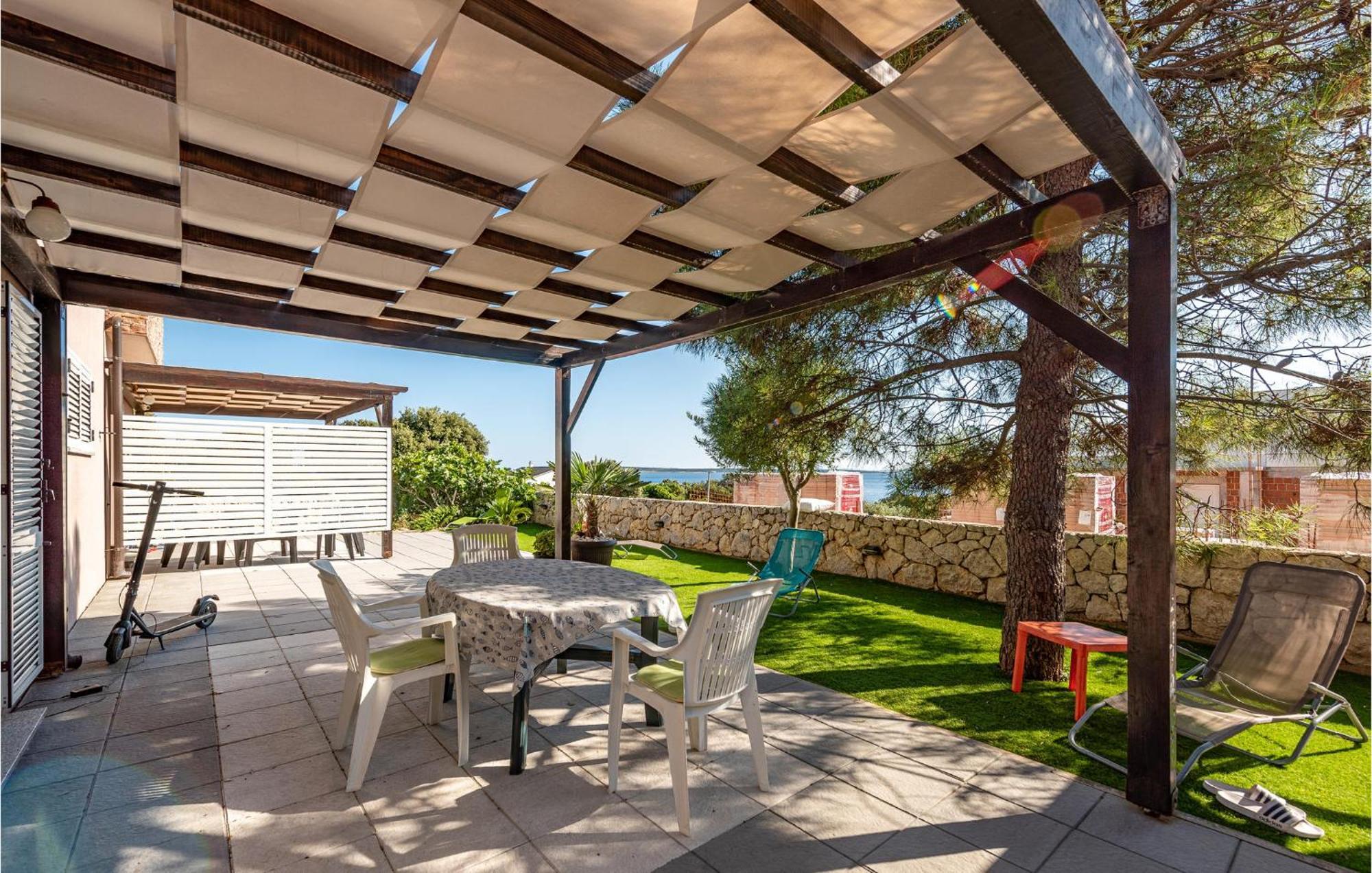 Nice Apartment In Mandre With Wifi Bagian luar foto