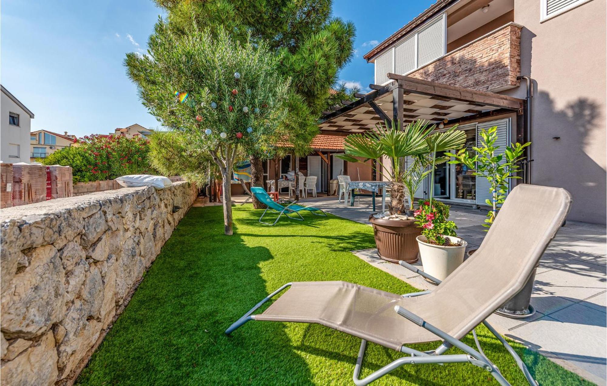 Nice Apartment In Mandre With Wifi Bagian luar foto